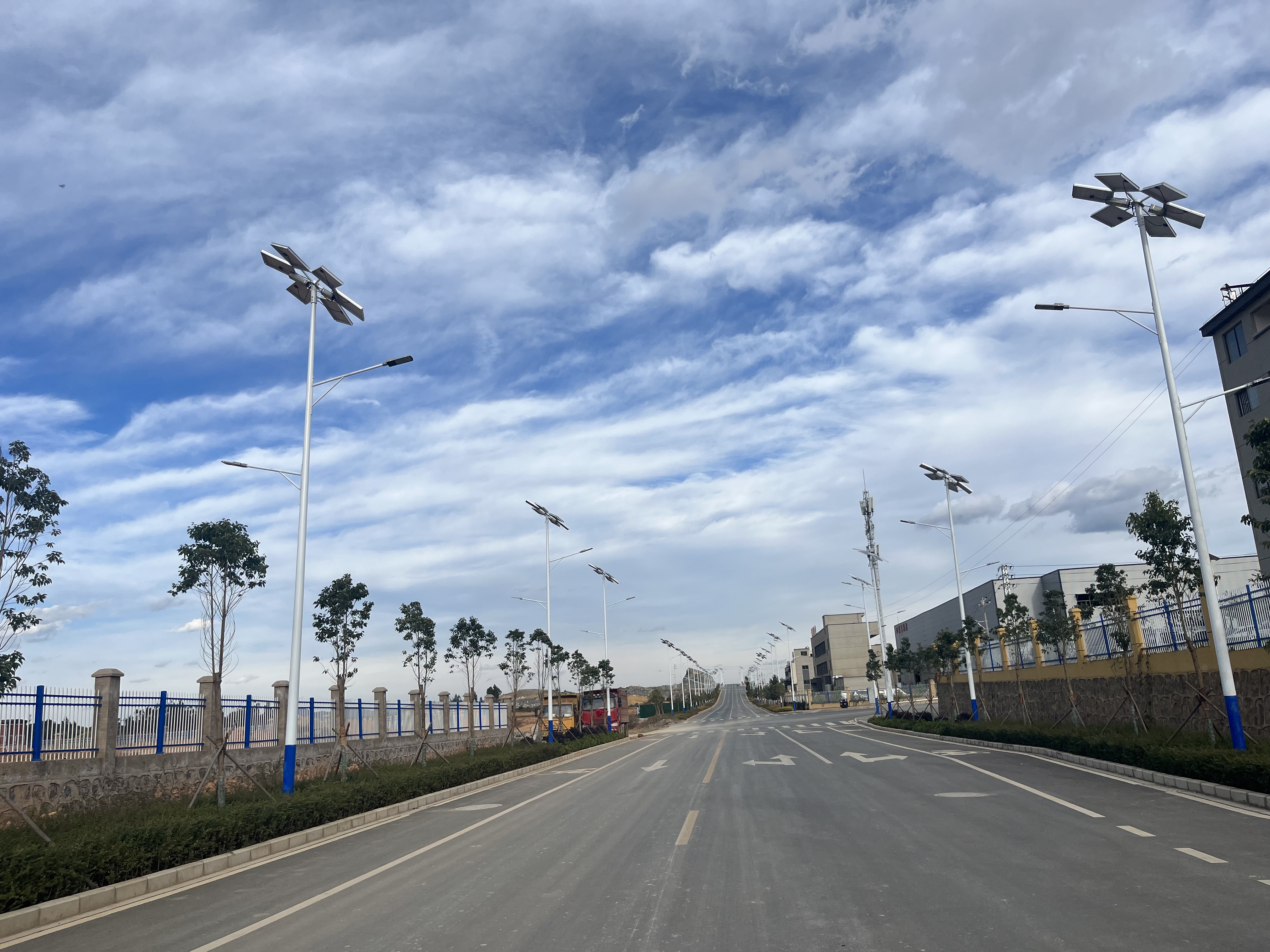 曲靖市馬龍紅橋工業園區國典路太陽能路燈項目